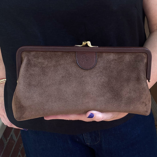 Il Bisonte Classic Clutch (chocolate suede)