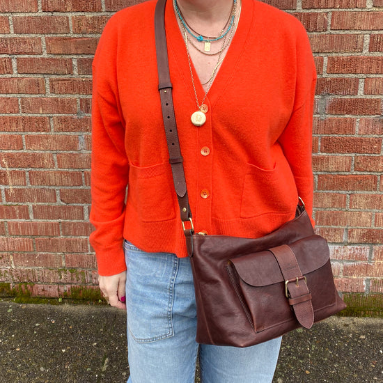 Il Bisonte Buckle Bag (chocolate brown)