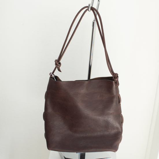 Il Bisonte Minimalist Shoulder Bag (chocolate brown)