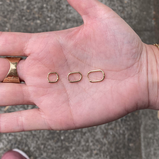 Métier 9ct Gold Mini Clicker Hoop