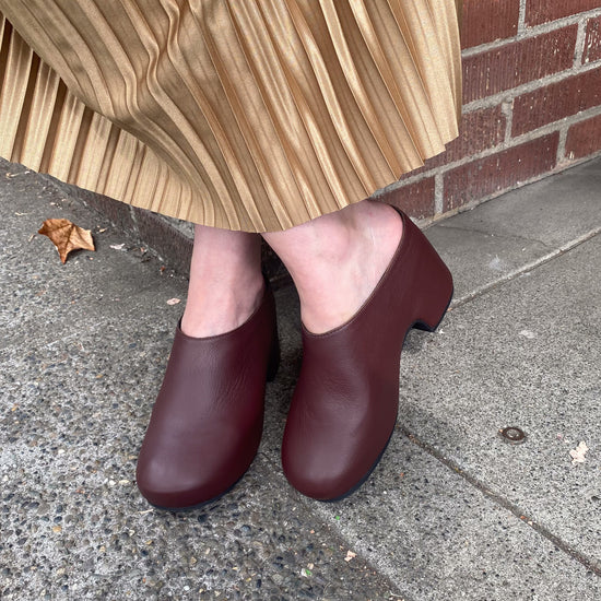 Either/Or "Terrace Clog" (plum)