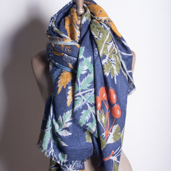 Épice "2590" Wool Blend Scarf/Stole (Indigo)