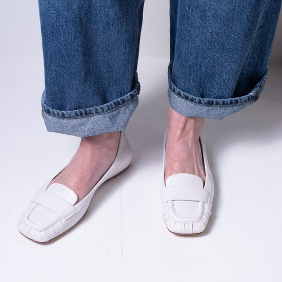 Halmanera "Pepi" Flat (Tofu) on sale!