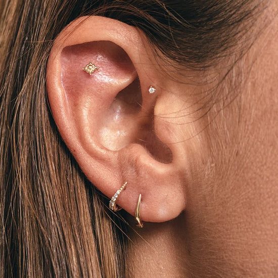 Métier 9k Gold Diamond Huggie Earring