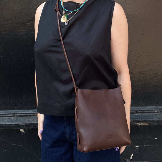 Il Bisonte "Snodo" Shoulder Bag (dark chocolate)