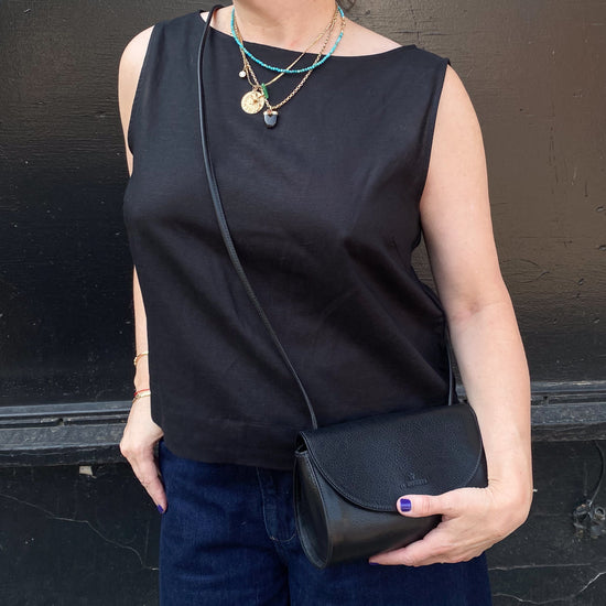 Il Bisonte Small  "1978"  shoulder Bag (black)
