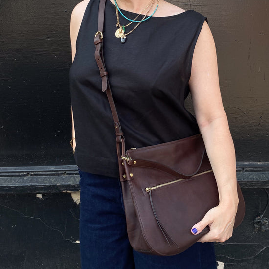 Il Bisonte "Essenza" Shoulder Bag (dark chocolate)