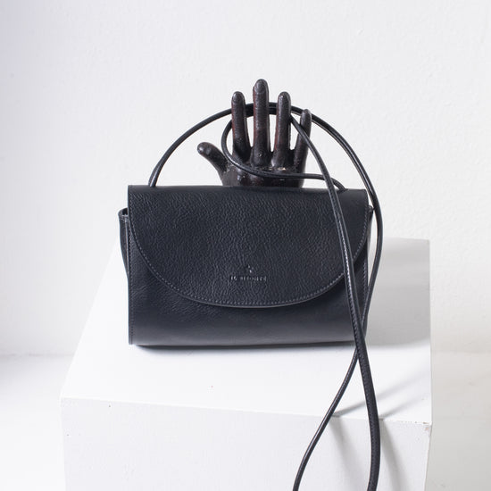 Il Bisonte Small  "1978"  shoulder Bag (black)
