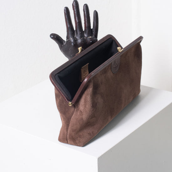 Il Bisonte Classic Clutch (chocolate suede)