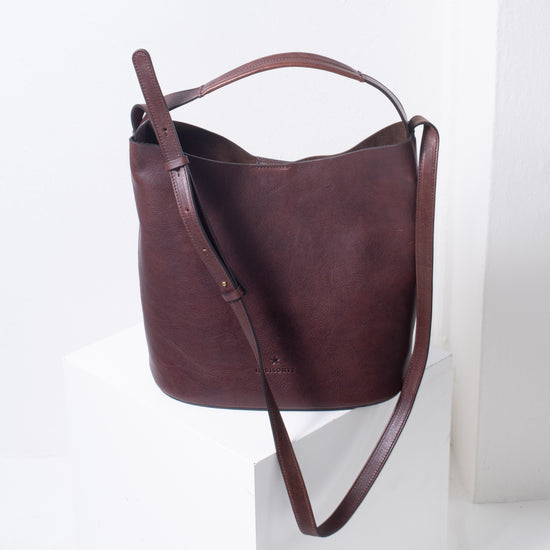 Il Bisonte "Laudi" Bucket Bag (dark chocolate)