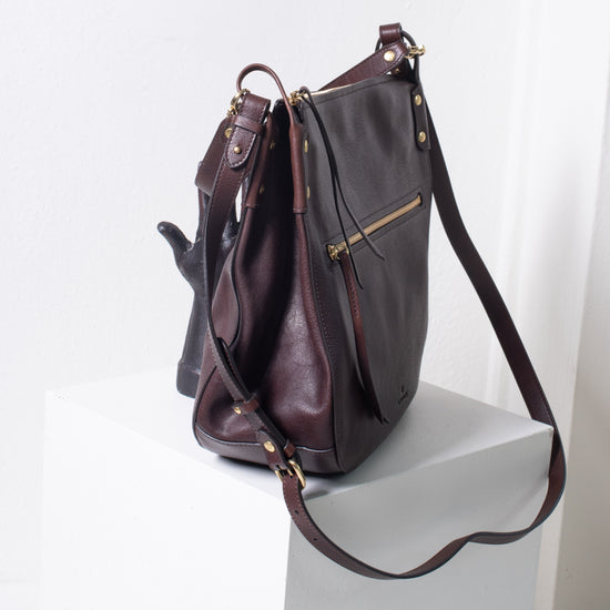 Il Bisonte "Essenza" Shoulder Bag (dark chocolate)