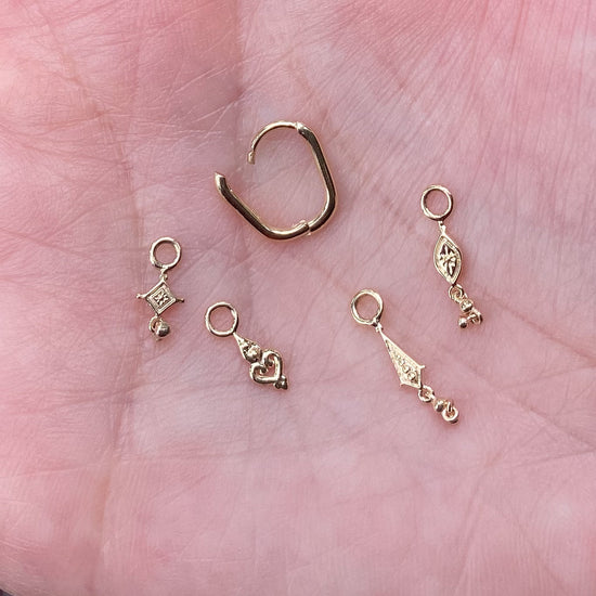 Métier 9k Gold Droplet Beaded Plaques (assorted)