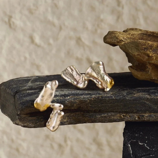 Myoju Mizumi 18k Biwa Wing Earrings