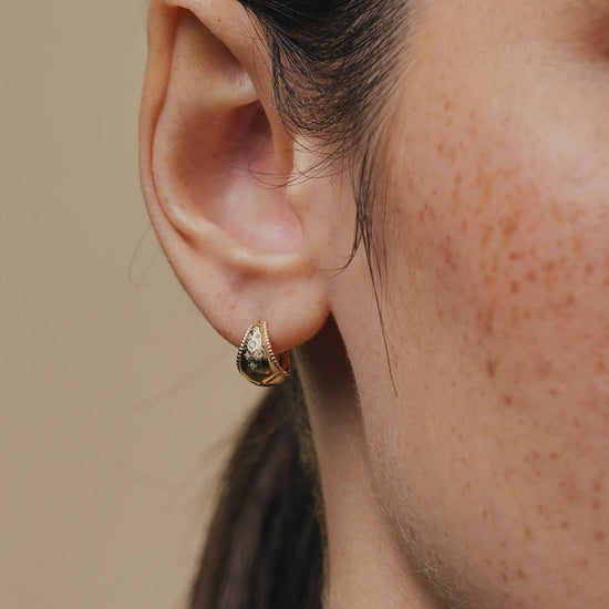 Métier 9K Gold Mini Dome Scatter Diamond Hoop