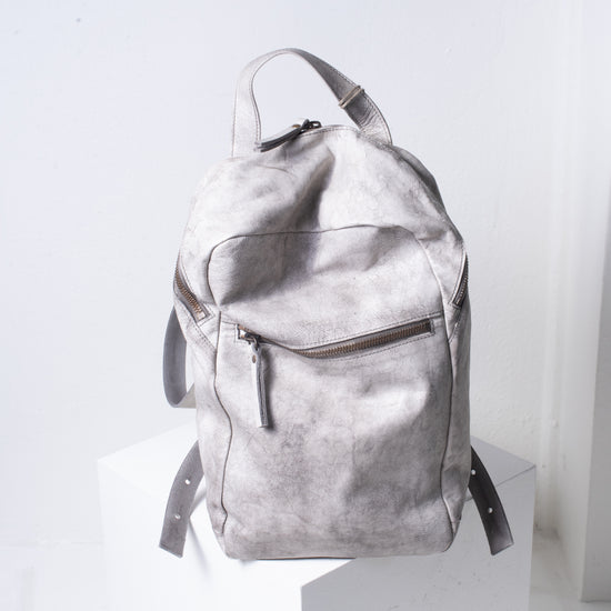 Shoto "Bath" Leather Backpack (washed stone grey)