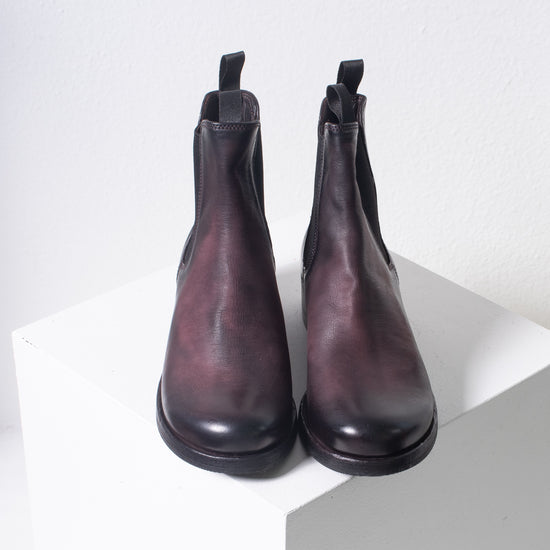 Shoto Sleek Pull on Boot (prune)