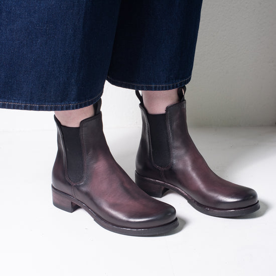 Shoto Sleek Pull on Boot (prune)