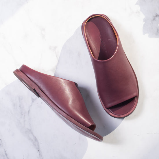 Giulia Taddeucchi Open Toe Slip On (Bordeaux)